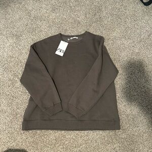 Zara crewneck size :large